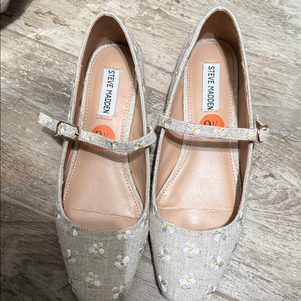 Steve Madden Beige Floral Mary Jane Shoes
